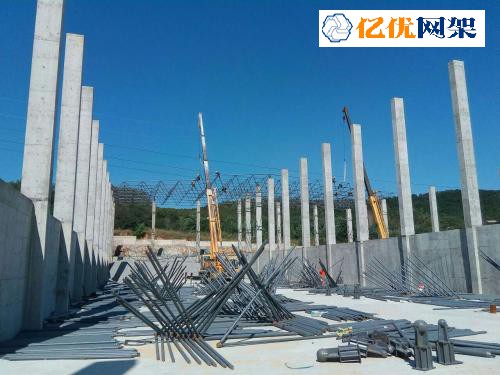 乌兰察布料棚网架设计