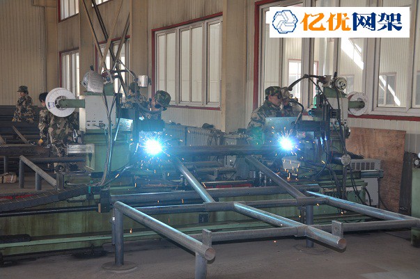 乌兰察布螺栓球网架加工车间